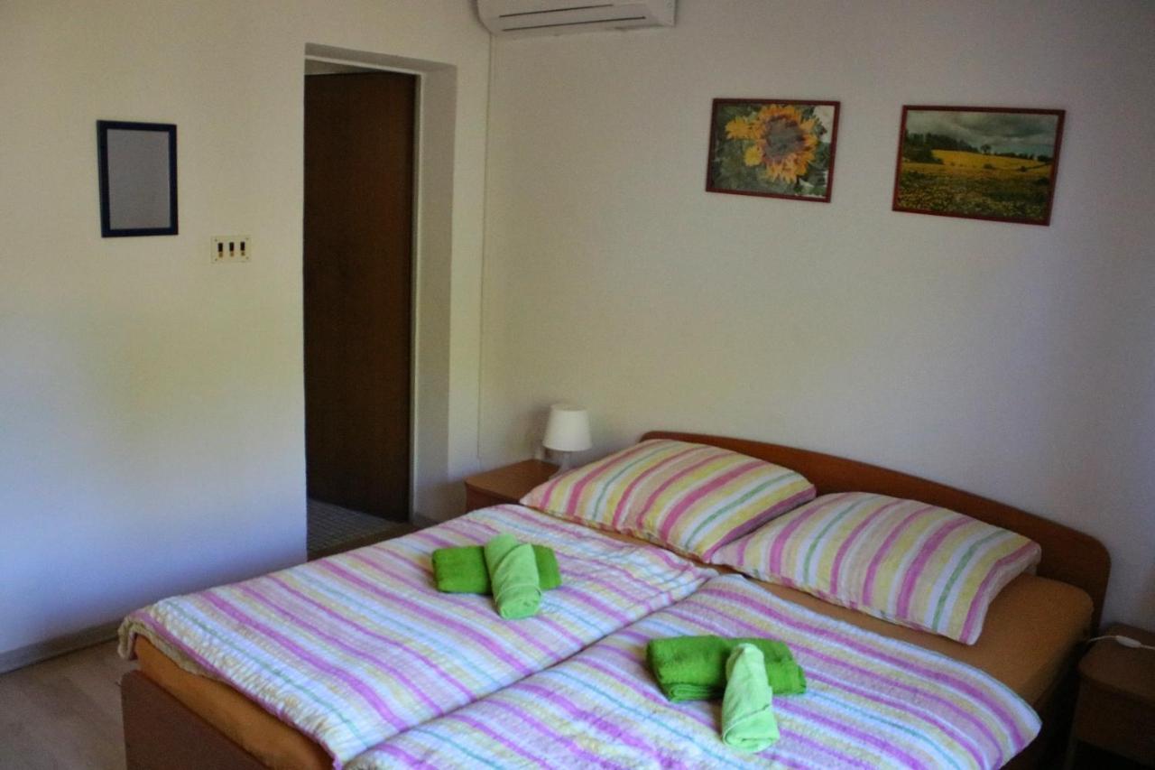 טריבני-קרושיצה Apartments & Rooms Neno מראה חיצוני תמונה